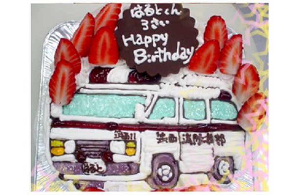 大人気 手書きイチゴの生クリームイラストケーキ イラスト1体のみ 4号 12cm メゾンプチ洋菓子店 Cake Jp