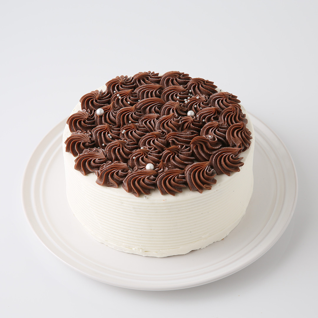 5色から選べる バタークリームケーキ 5号 15cm ﾊﾟﾃｨｽﾘｰｱﾝｸﾞﾚｰｽﾞ ﾌｨｰﾕ Cake Jp