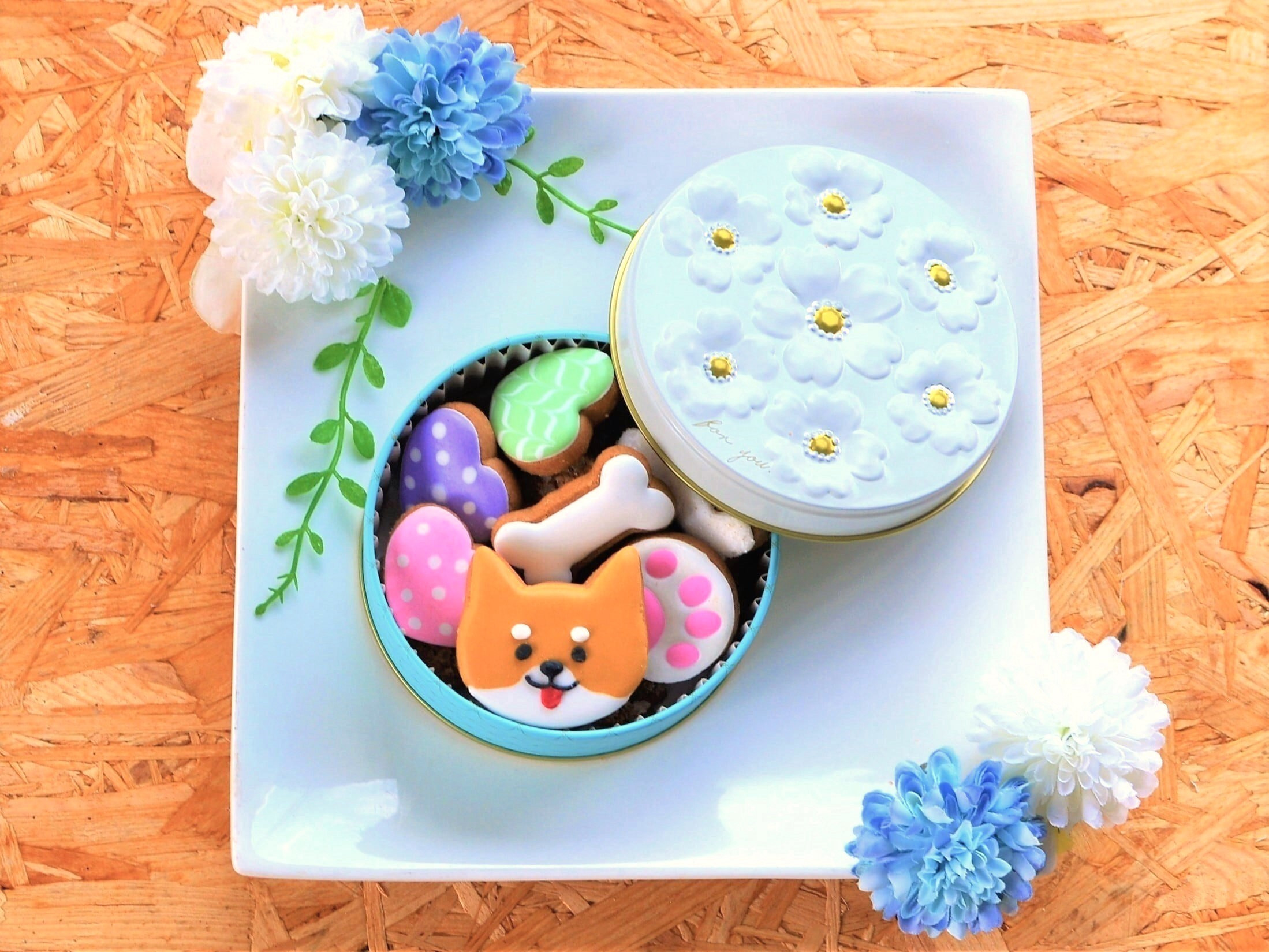 カラフルで可愛い 犬ver アイシングクッキー ザクザククッキー缶 ケーキ工房 アンドンカフェ Andon Cafe Cake Jp