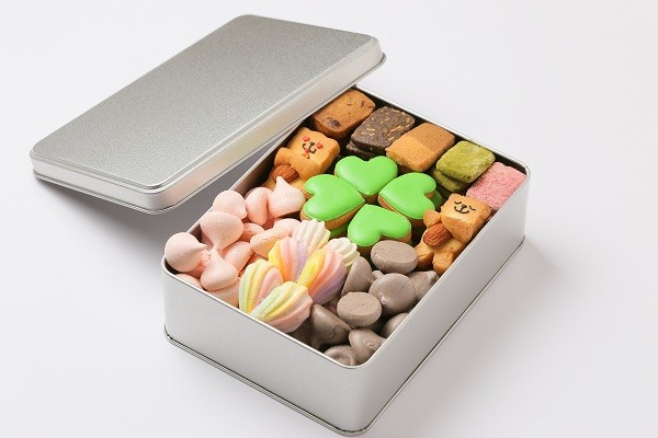 お菓子の宝石箱・くま缶(大)×四葉のクローバー クッキー、メレンゲ、焼き菓子