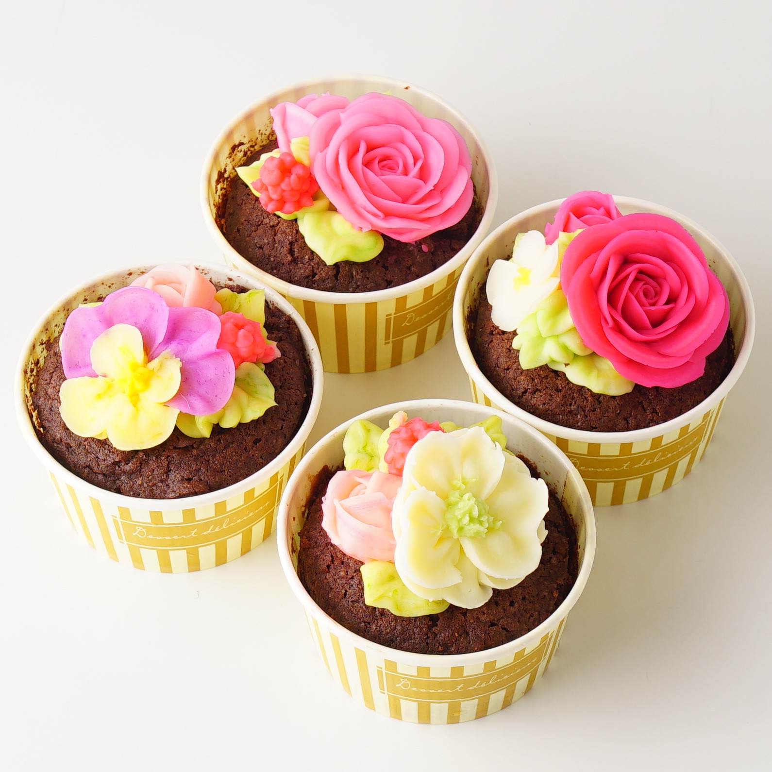 【Cake.jp限定】食べられるお花のバレンタインカップケーキ4個セット バレンタイン2023 2
