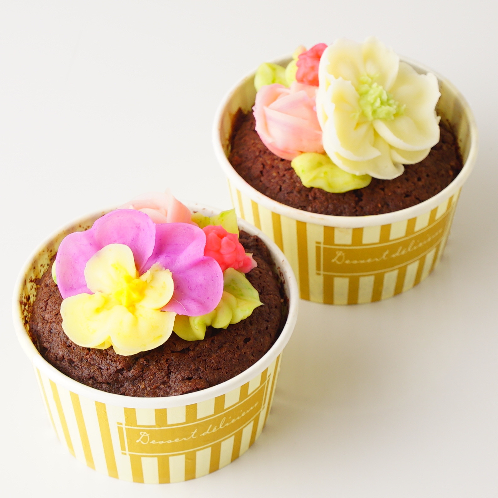 【Cake.jp限定】食べられるお花のバレンタインカップケーキ4個セット バレンタイン2023 4