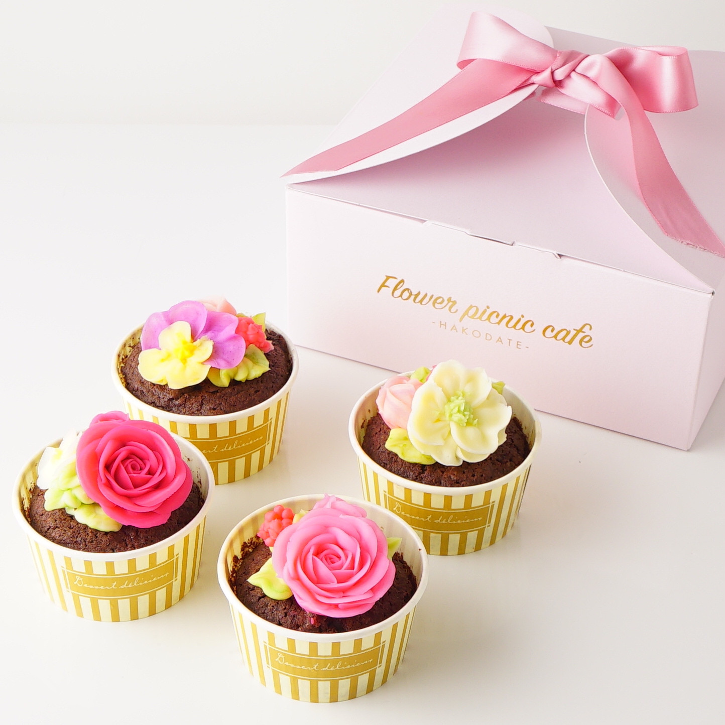 【Cake.jp限定】食べられるお花のバレンタインカップケーキ4個セット バレンタイン2023 1