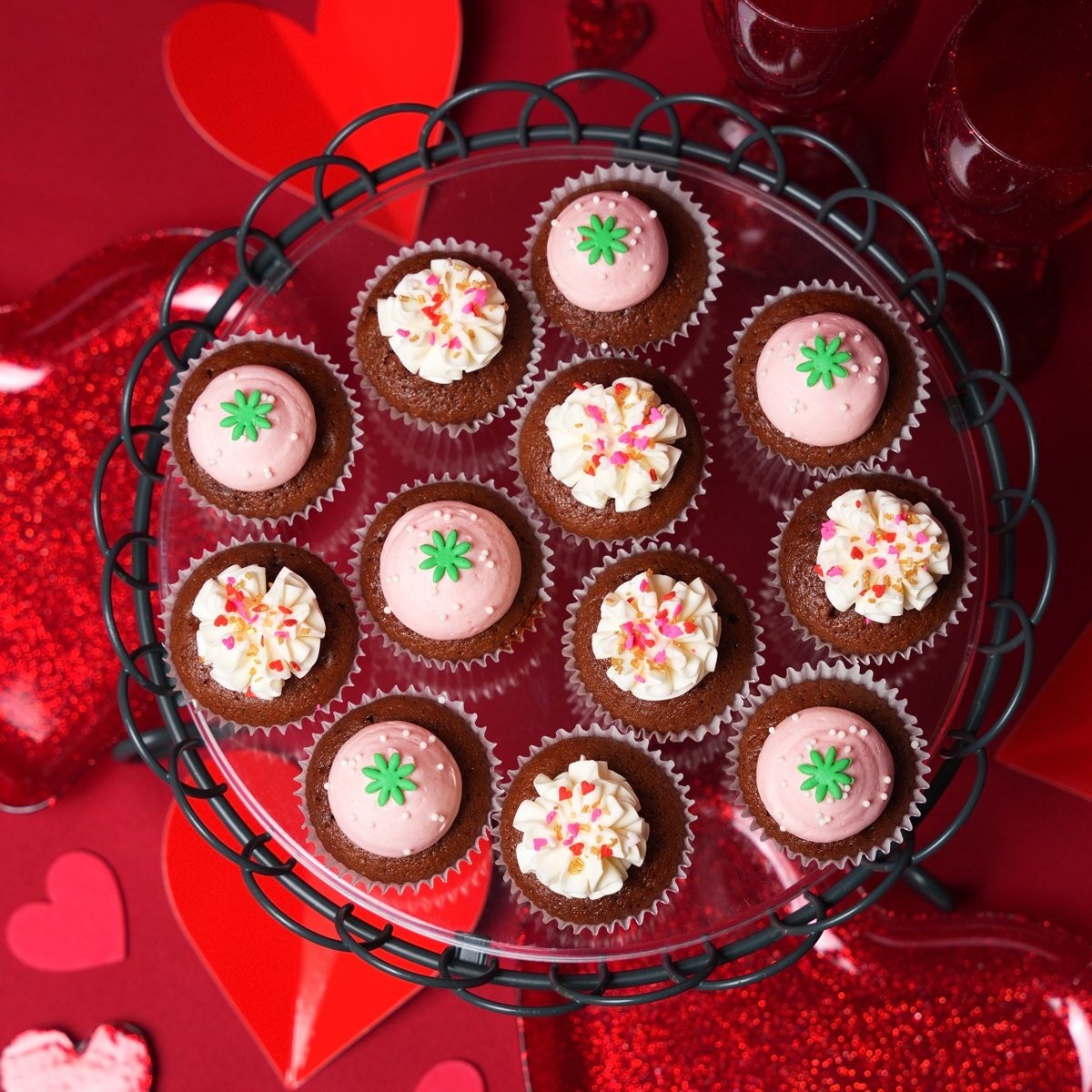 ミニストロベリーチョコボックス(ミニカップケーキ12個セット) 