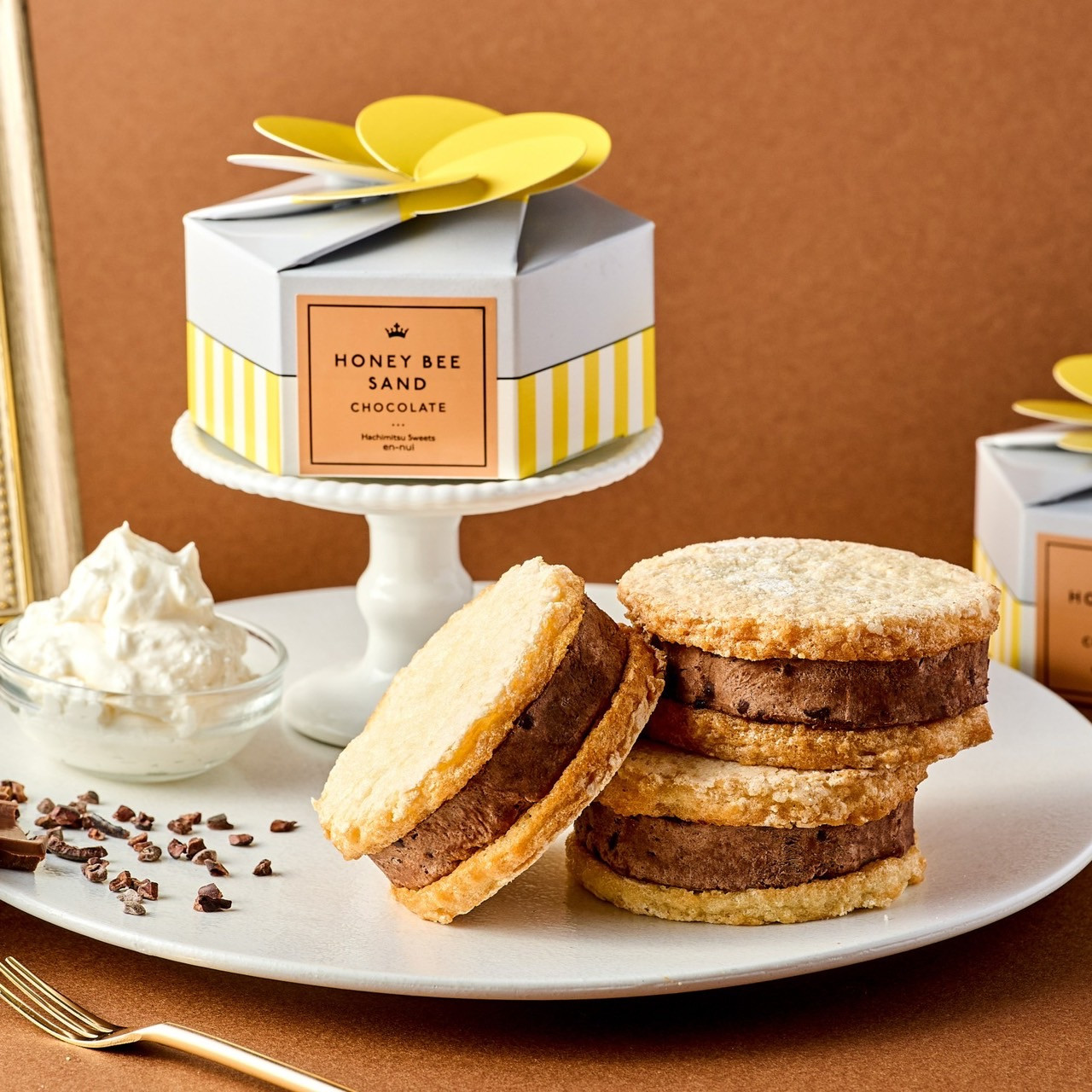 HONEY BEE SAND `R