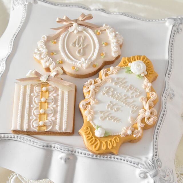 大人可愛いフレンチロココクッキー メッセージ入りアイシングクッキー ３枚セット アイシングクッキーエレール Cake Jp