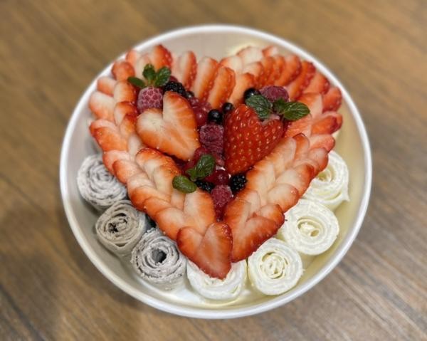 バレンタインロールアイスケーキ 