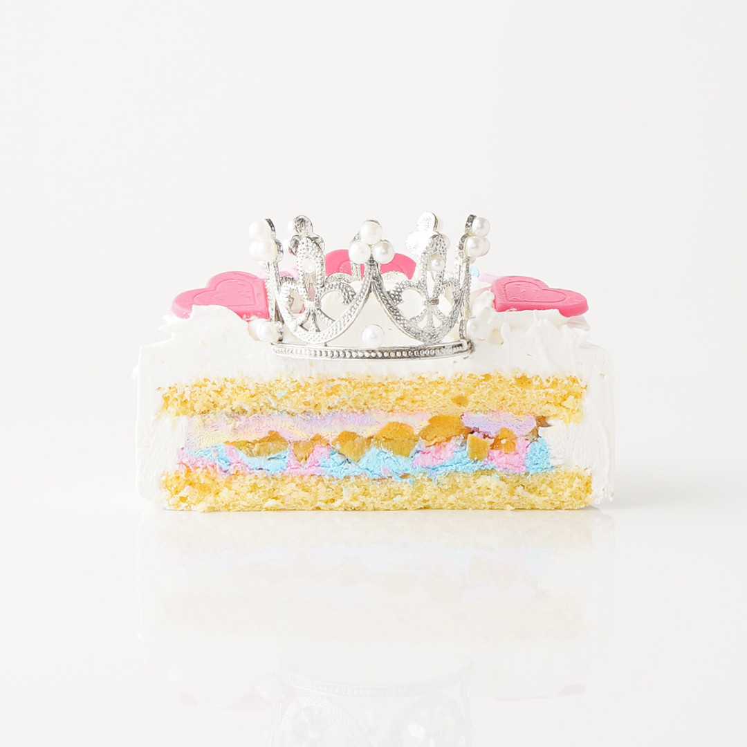プリンセスティアラケーキ 4号 バースデープレート付き Decolne Cake Jp