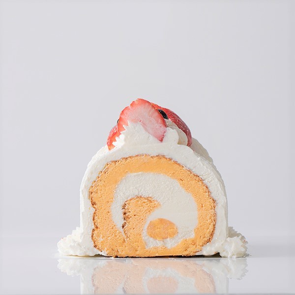 苺のふんわりふわりロールケーキ ヴィラ デ マリアージュ プリオオンライン Cake Jp