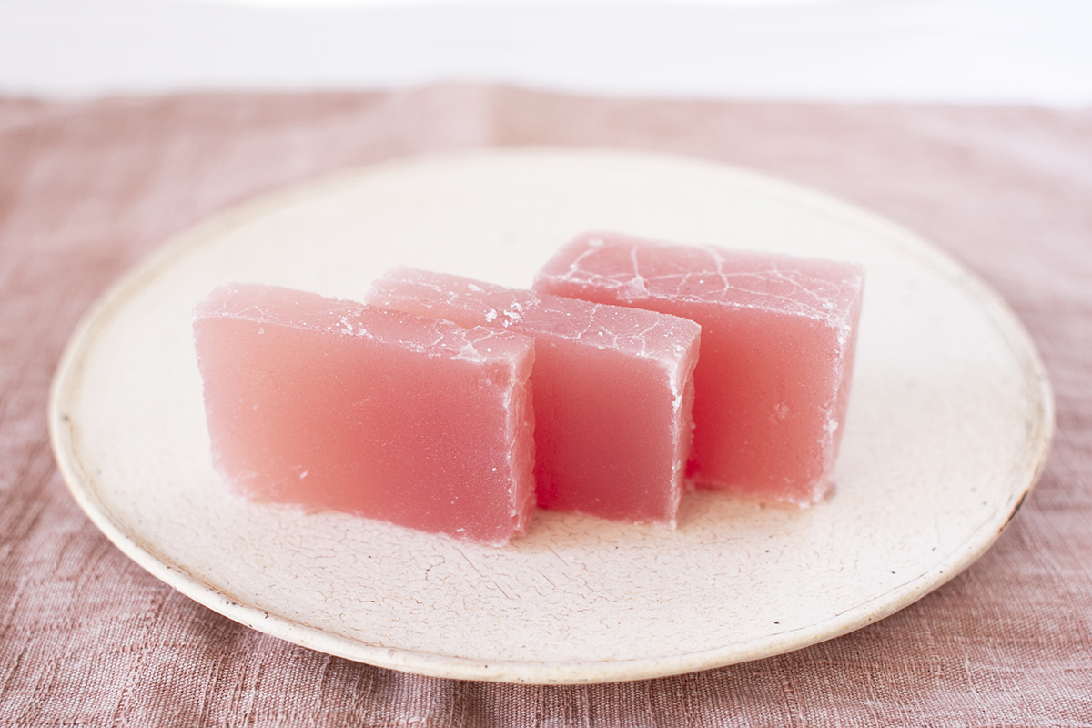 桜羊羹 竹皮包み 紅葉屋本舗 Cake Jp