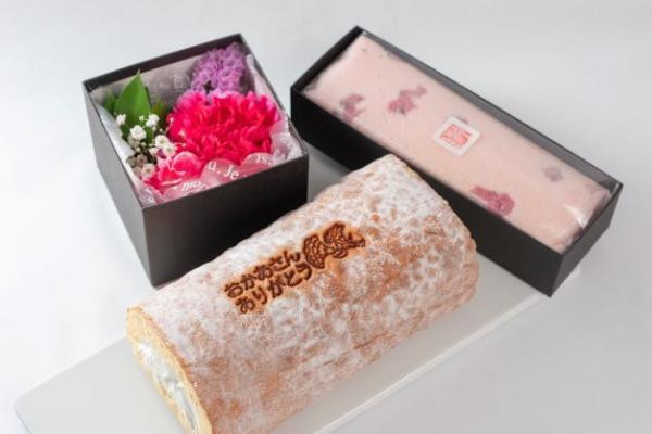 【新杵堂】生花＆焼印入り母の日スターロール＆桜ふわふわのセット 
