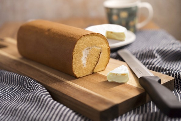 ・あいすの家・ 北海道濃厚チーズが味わえるカマンベールチーズロールケーキ