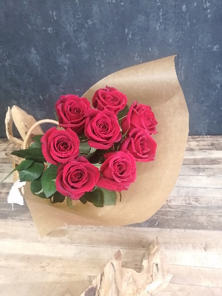 赤バラ5本ブーケ 気持ちを託した レッドローズ 22 Youkaen The Store Cake Jp