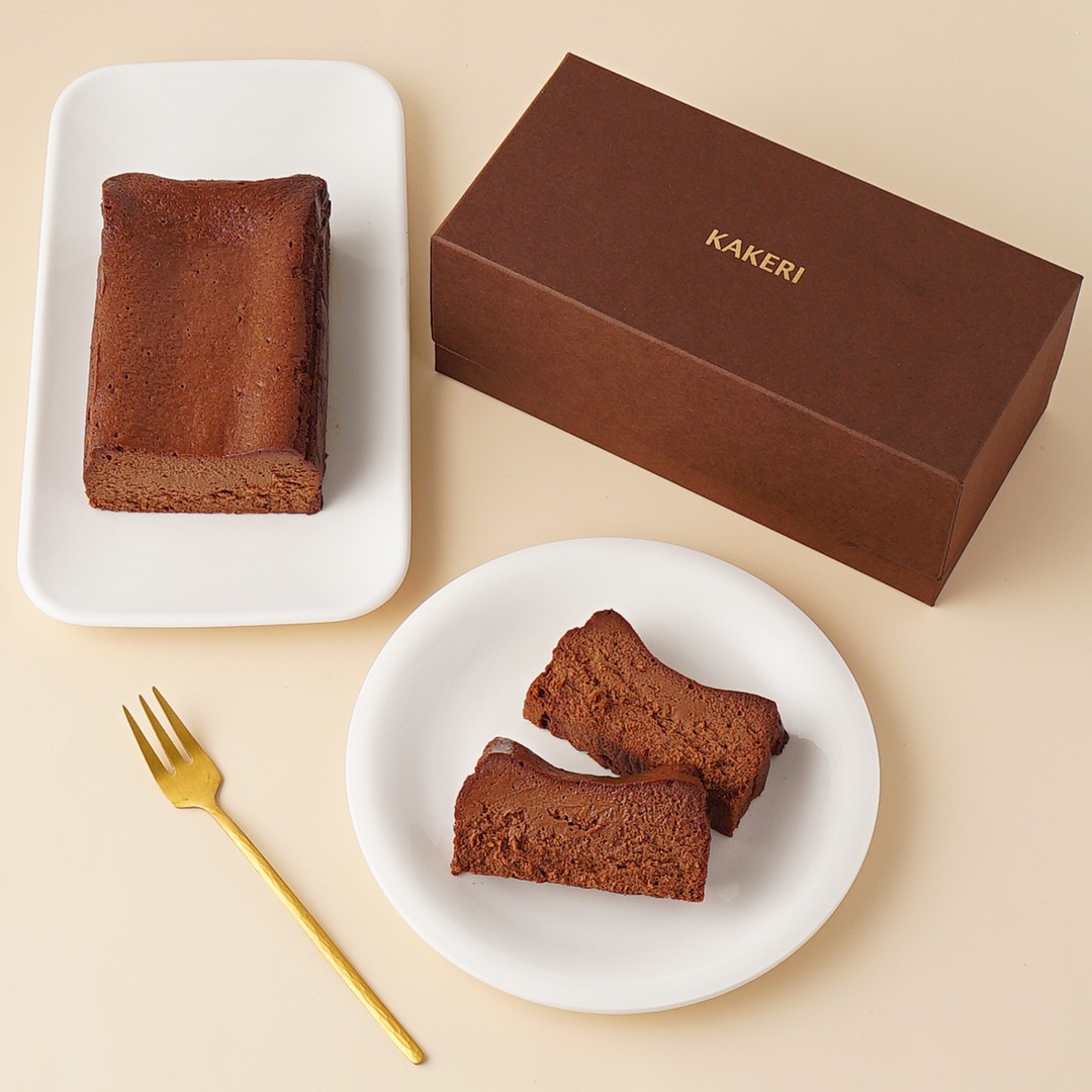 ヴァローナチョコを使用 甘さ控えめな高級チョコレートを存分に楽しむガトーショコラ Kakeri Cake Jp