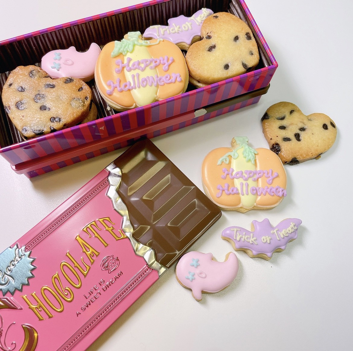 ハロウィン限定チョコレートクッキー缶(チョコチップクッキーとアイシングクッキー詰め合わせ) ハロウィン2022 3