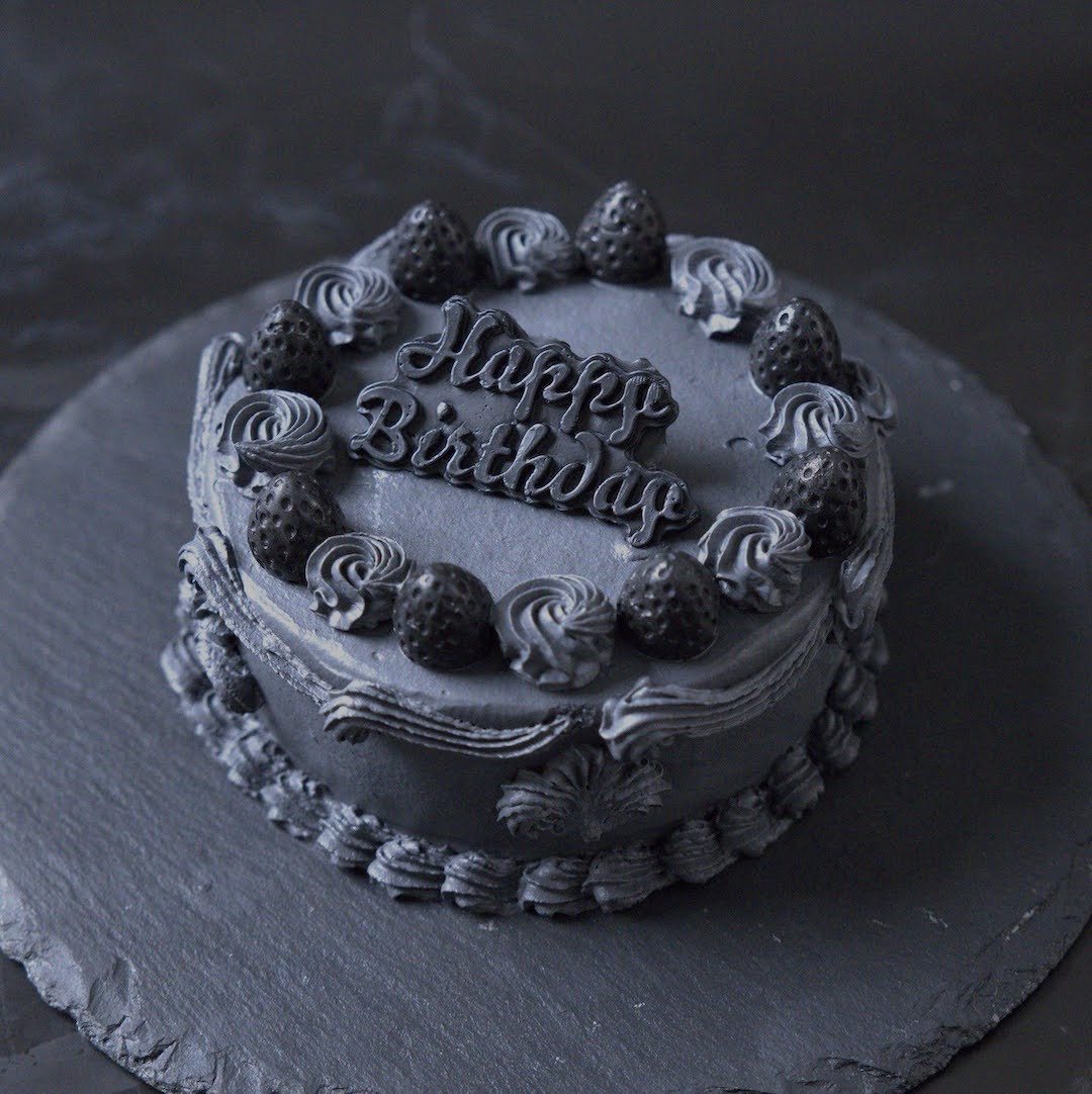 ブラッククラウンショートケーキ 誕生日 4号サイズ