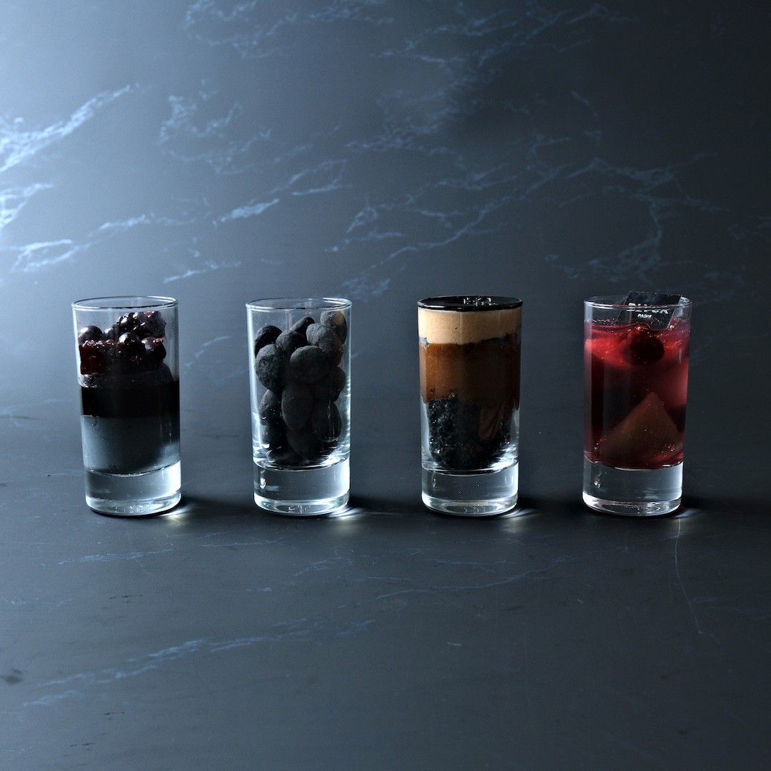 漆黒のグラスデザート | キャラメル・ラムレーズン・アマンド・黒い果実：ホワイトデー2026