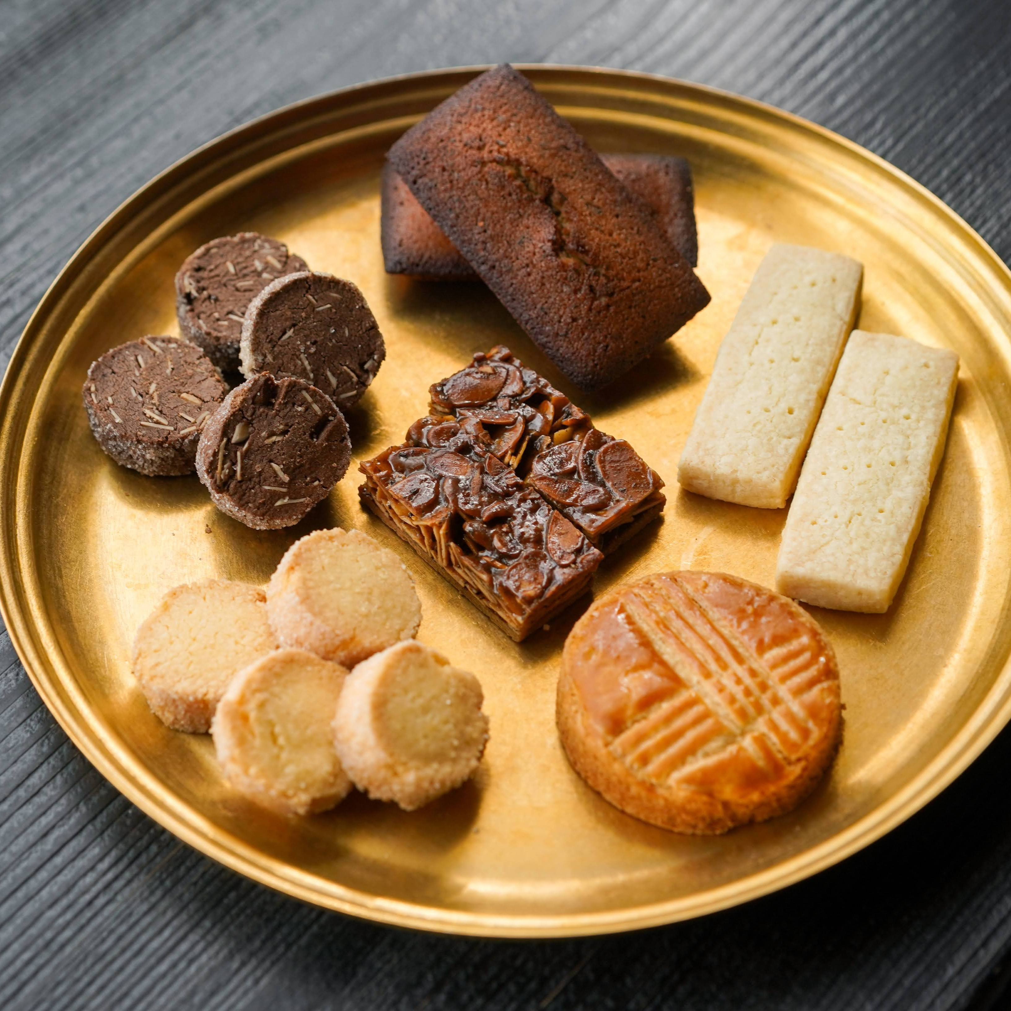 yA\QzBo?te de p?tisseries assortiesyz