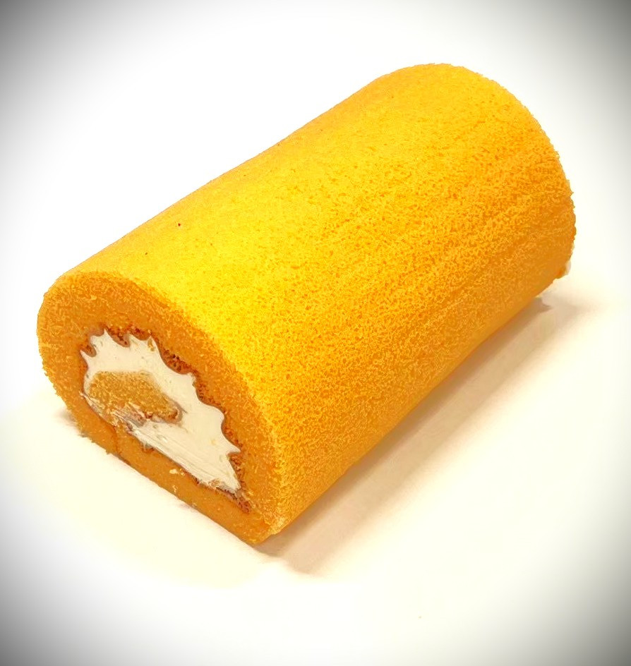 十六代真っ赤卵の贅沢ロールケーキ ～一口で感じる、至高の卵の旨味と芳醇なバニラ～