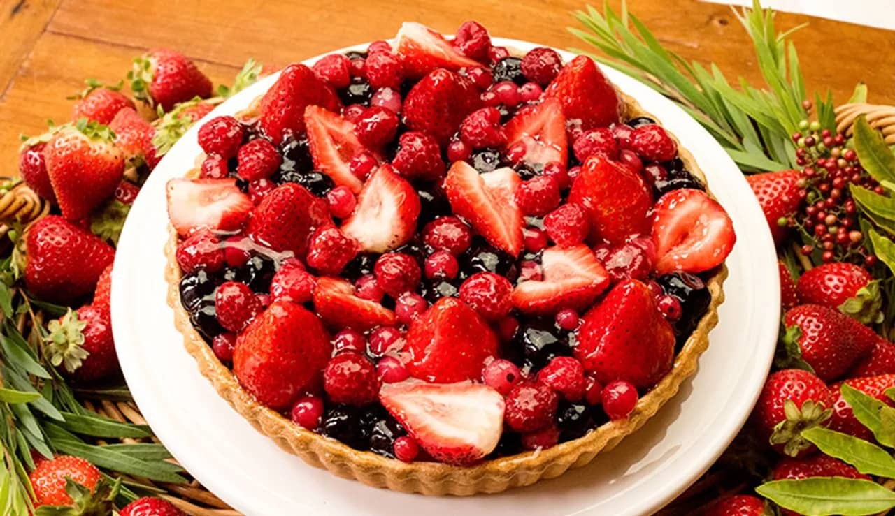 【店頭受取】赤いフルーツのタルト (15cm)