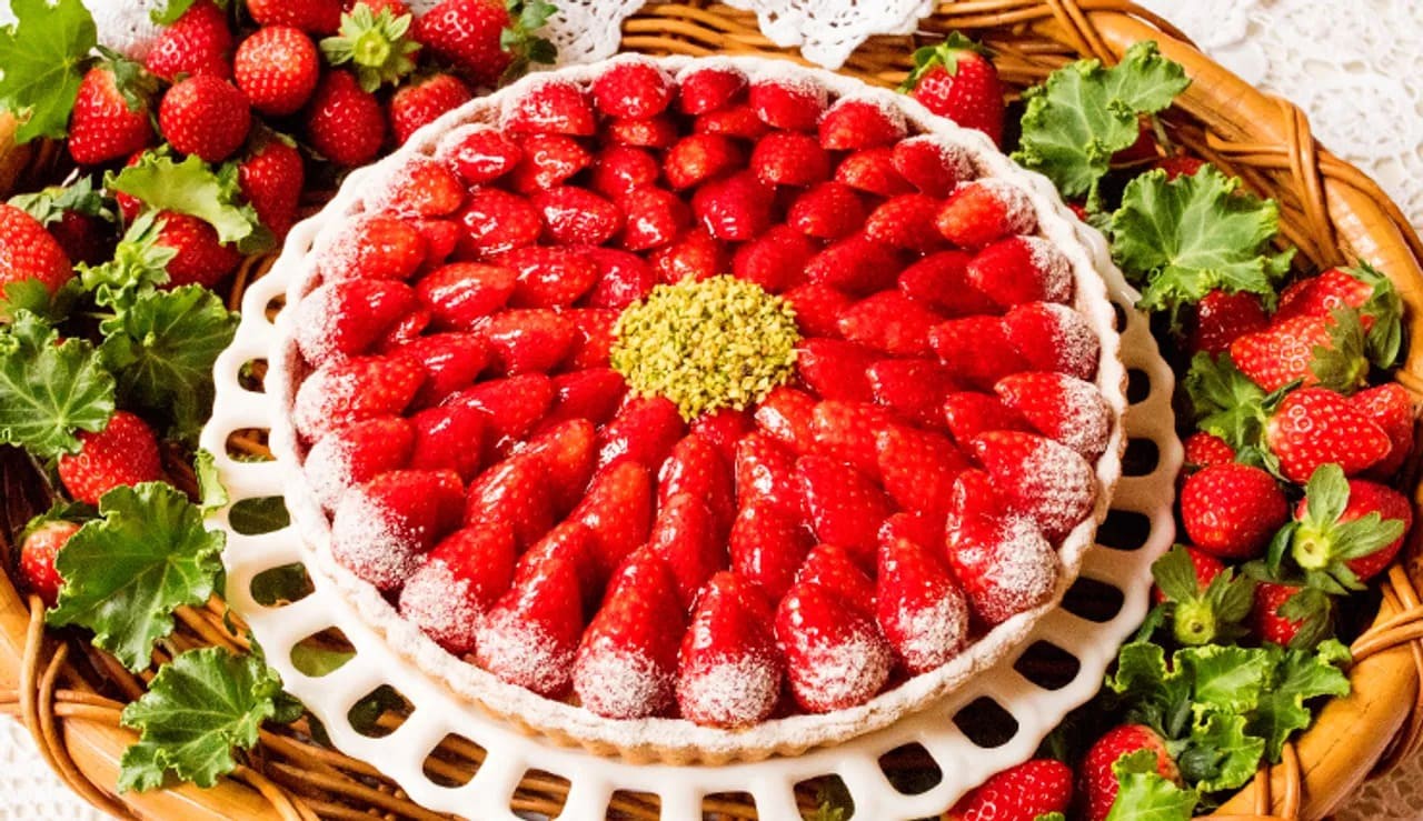 【店頭受取】イチゴのタルト (15cm)