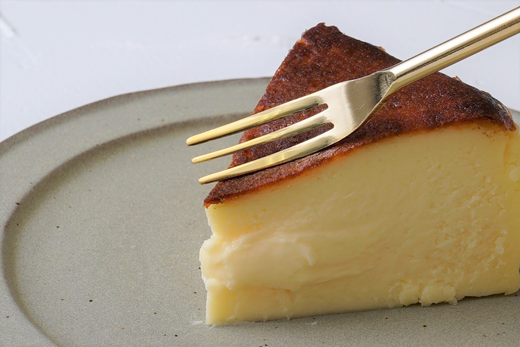 “金澤スパニッシュ”の大人気レストラン【respiracion】 が手掛ける至高のバスクチーズケーキ 1