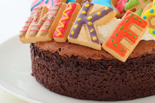 TOROKERUクラシックショコラ　Lovelyアイシングクッキーケーキ　文字入りアイシング　5号　15cm　（お得なアイシングセットです）　ギフトに最適 9