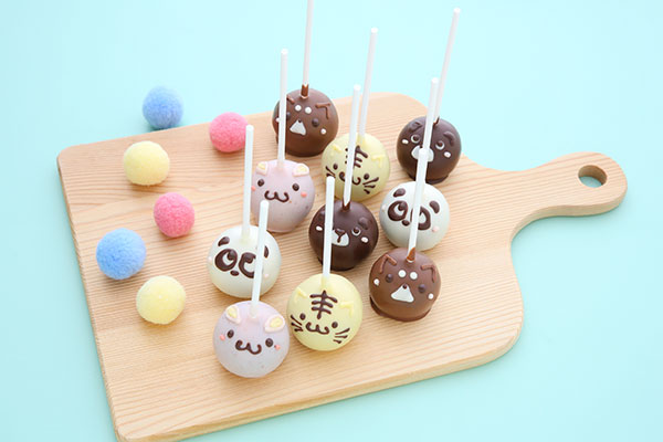 可愛くて食べられない⁉︎ チョコレートケーキポップス（Kozue-Sweets