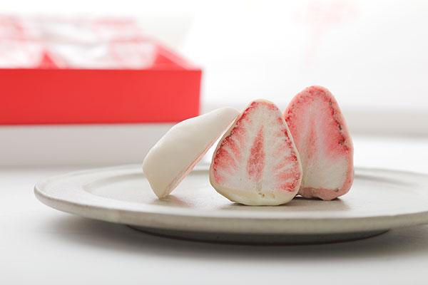 恋するいちごプレミアム15個入～とちおとめ、日本一の産地から。苺が主役の美味しいお菓子～　　お中元夏ギフト2022 5