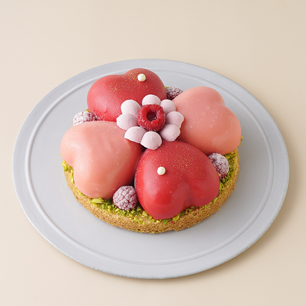 【SALON BAKE ＆ TEA】ハート型のムースケーキ「クール ド フルール」 1