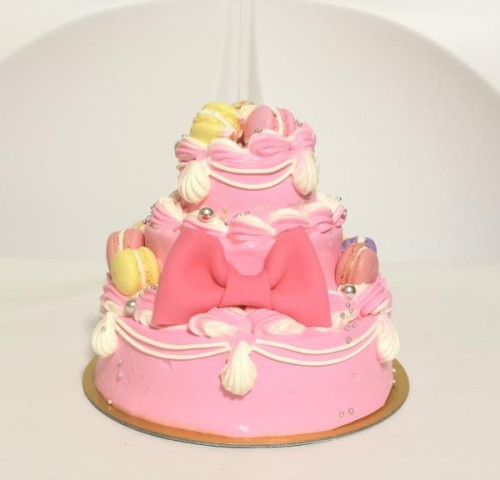 2色から選べる！北海道産の乳製品使用！センイルケーキ（韓国ケーキ）風、豪華3段ケーキ マカロン付 下段4号 12cm
