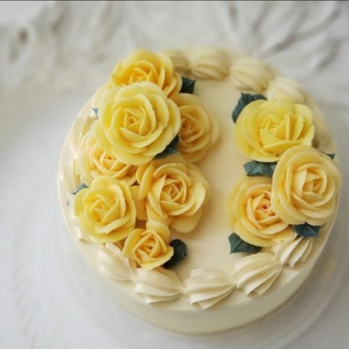 フラワーケーキ　lovely rose　黄色　４号　12cm