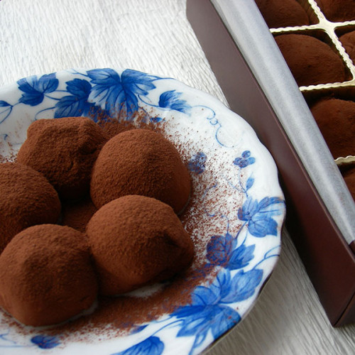 和菓子屋さんがまじめに作った 生チョコ餅 こころ ５粒入