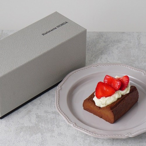 【RISTORANTE HONDA】【Cake.jp限定】チョコレートとマスカルポーネのバスク風チーズケーキ