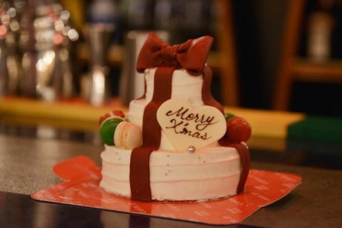 豪華3段ケーキ　プレゼントケーキ（マカロン付き）　4号　クリスマス2021　