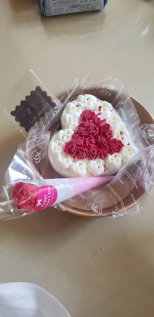 アイスケーキ　ホワイトデーローズ　エディブルフラワー食用花　バラ　12cmの口コミ・評判の投稿画像
