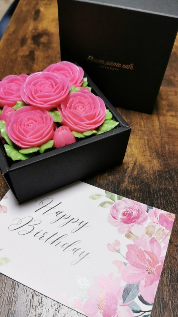 『食べられるお花のケーキ』【Elegant Pink】Anniversary「ミニ」ボックスフラワーケーキ＜ミニサイズ＞の口コミ・評判の投稿画像