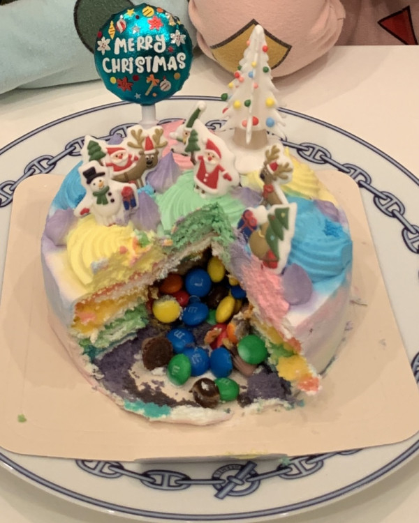 お菓子が飛び出す！ギミッククリスマスケーキ 5号 クリスマス2022の口コミ・評判の投稿画像