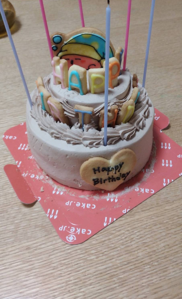 HAPPY　BIRTHDAYアイシングクッキー付き　イラストキャラクターデコレーションケーキ（チョコ生クリーム）　5号　15cmの口コミ・評判の投稿画像