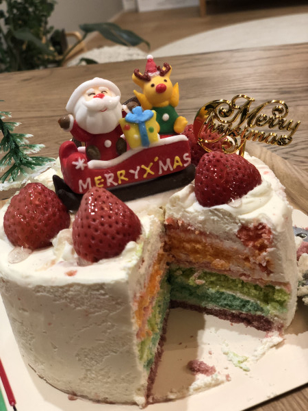 【お菓子工房アントレ】クリスマスレインボーケーキ 5号の口コミ・評判の投稿画像